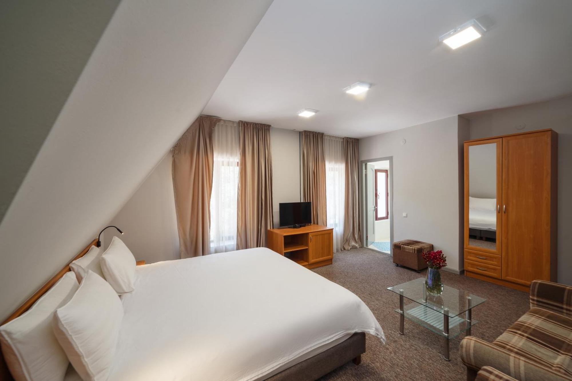 Dolinnka Hotel Czołponata Zewnętrze zdjęcie